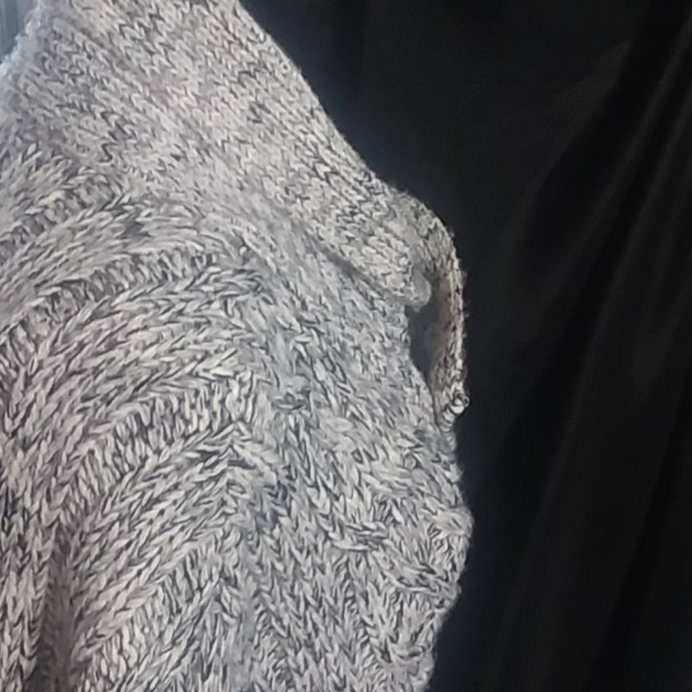 Sweater - Picture 2 of 7